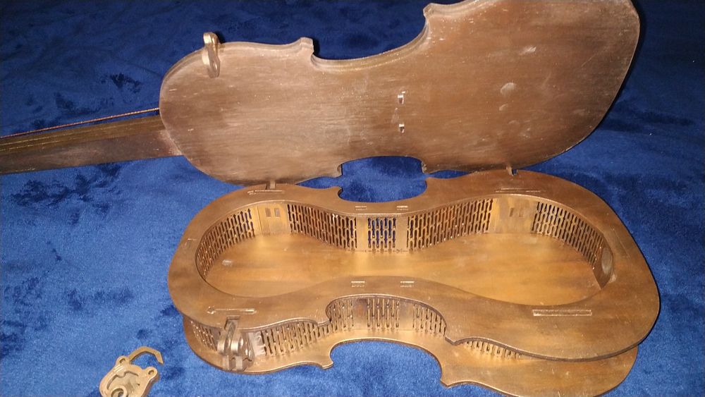 Скрипка - шкатулка продам ,ручной работы.