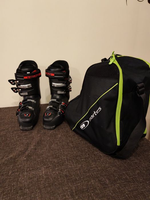 Buty narciarskie zjazdowe dziecięce z pokrowcem.