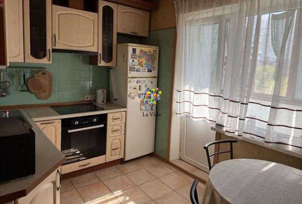Продаж 4к квартири Закревского 19-А