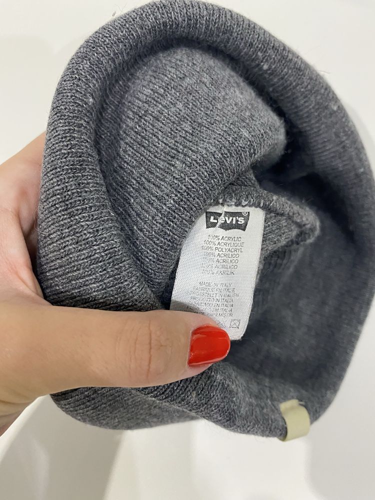 Сіра шапка Levi’s оригінал