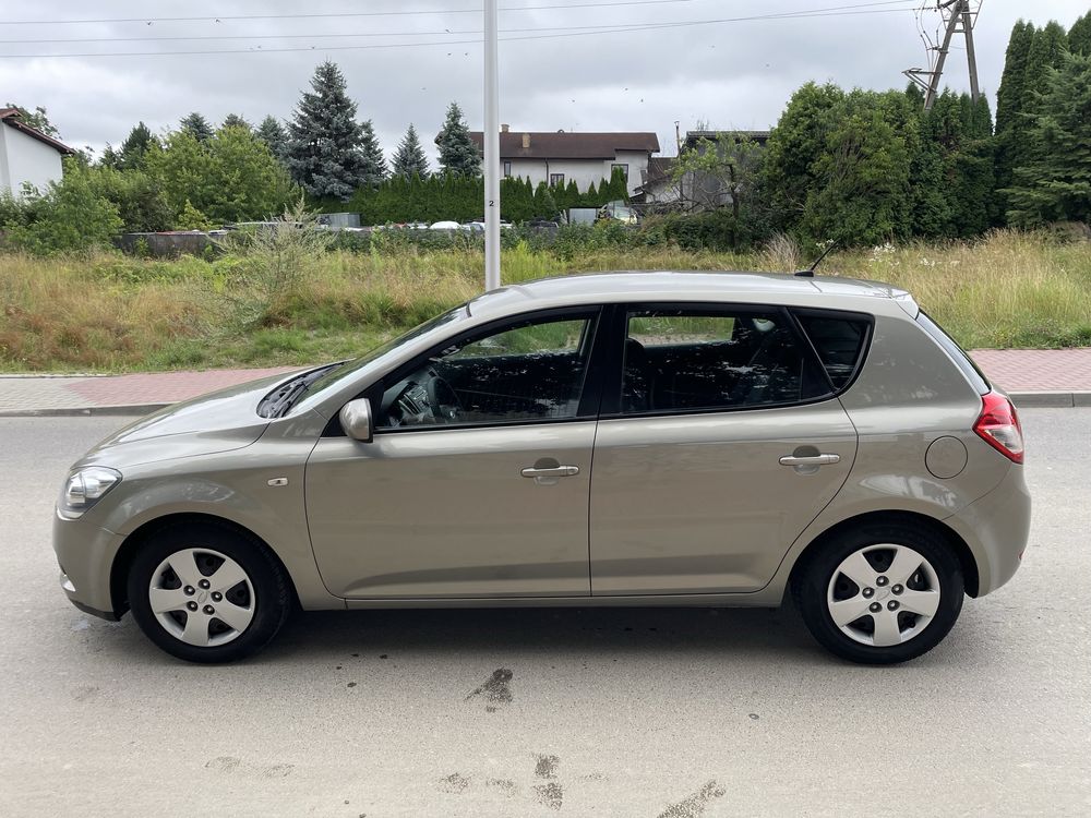KIA CEED ** 1.4b ** 10r ** LIFT ** Bez rdzy ** ZADBANA ** ISOFIX