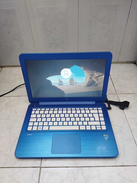 Portátil HP Modelo Stream 13-c100np