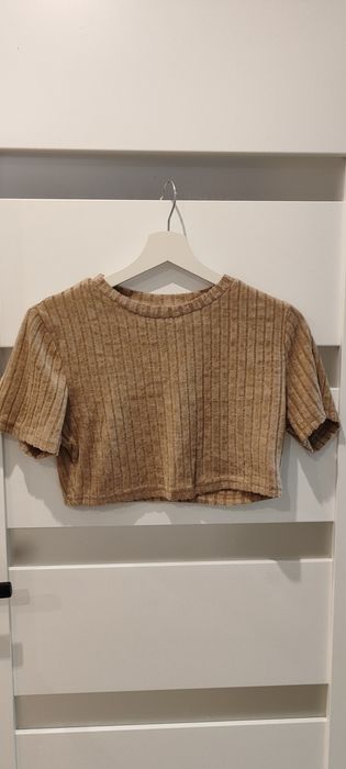 Krótki top / bluzka prążkowana – beżowa