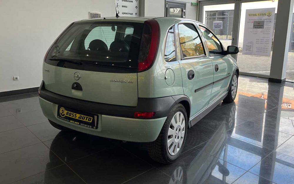 Opel Corsa 2002 рік.