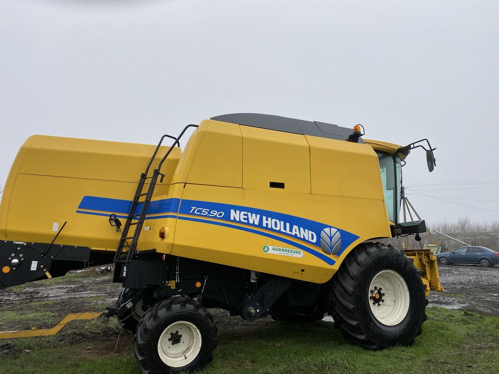 Продам комбаин NEW HOLLAND TC 5.90