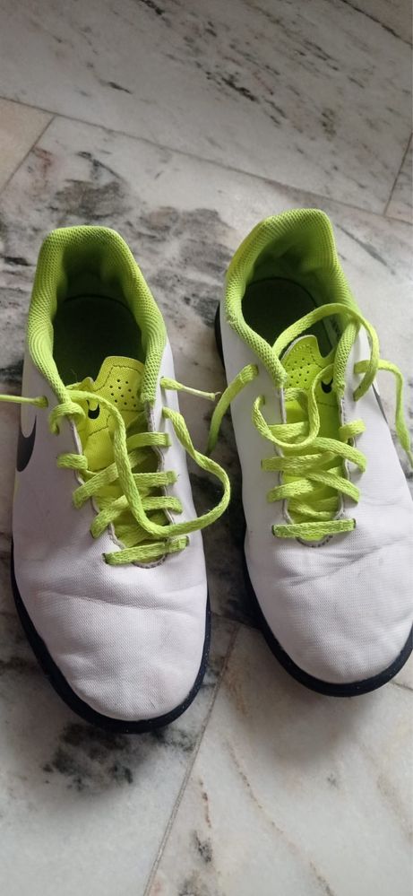 piłkarskie buty Nike dziecięce 38