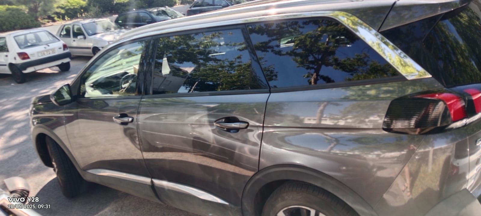 Carro Peugeot 5008