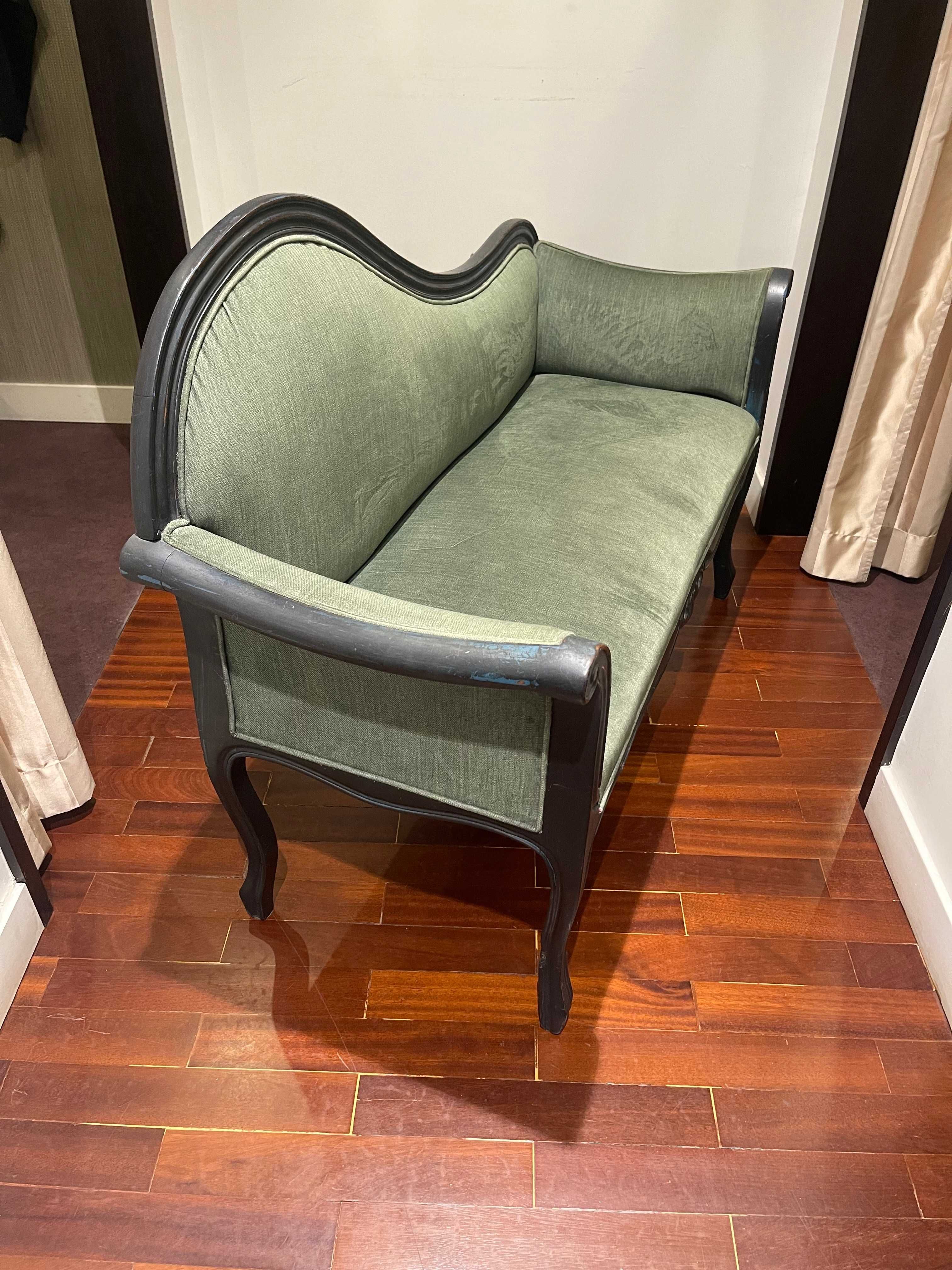 Canapé em estilo vintage estofado a veludo verde em ótimo estado
