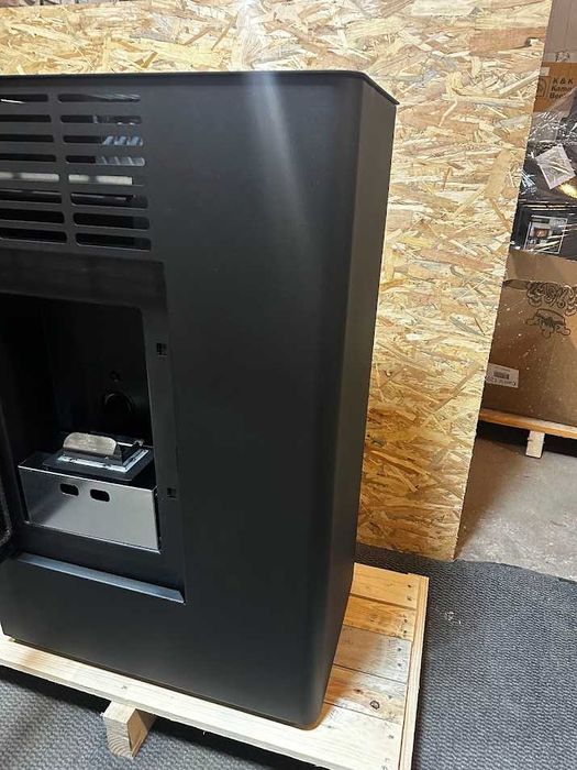Piecyk na pellet Nella 9 kW z dystrybucją DGP + pilot