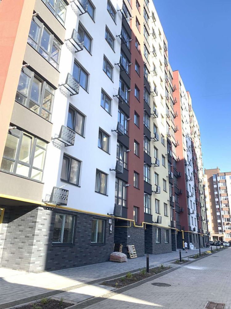 Продається 2х кімнатна квартира.  Є.Оселя