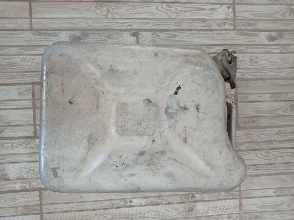 Продам канистру 20 литров алюминиевую