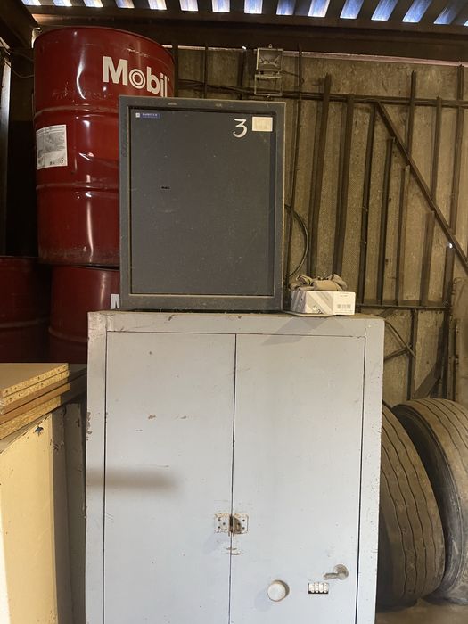 Сейф банківский металевий б/в