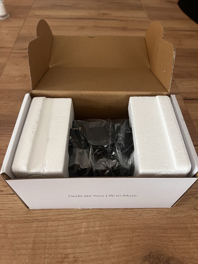 Behringer Monitor1 - Kontroler Audio (pasywny)