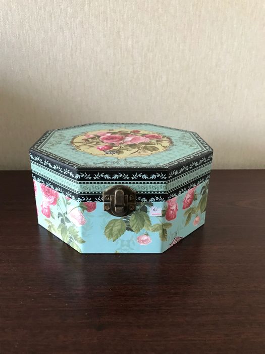 Шкатулка для украшений