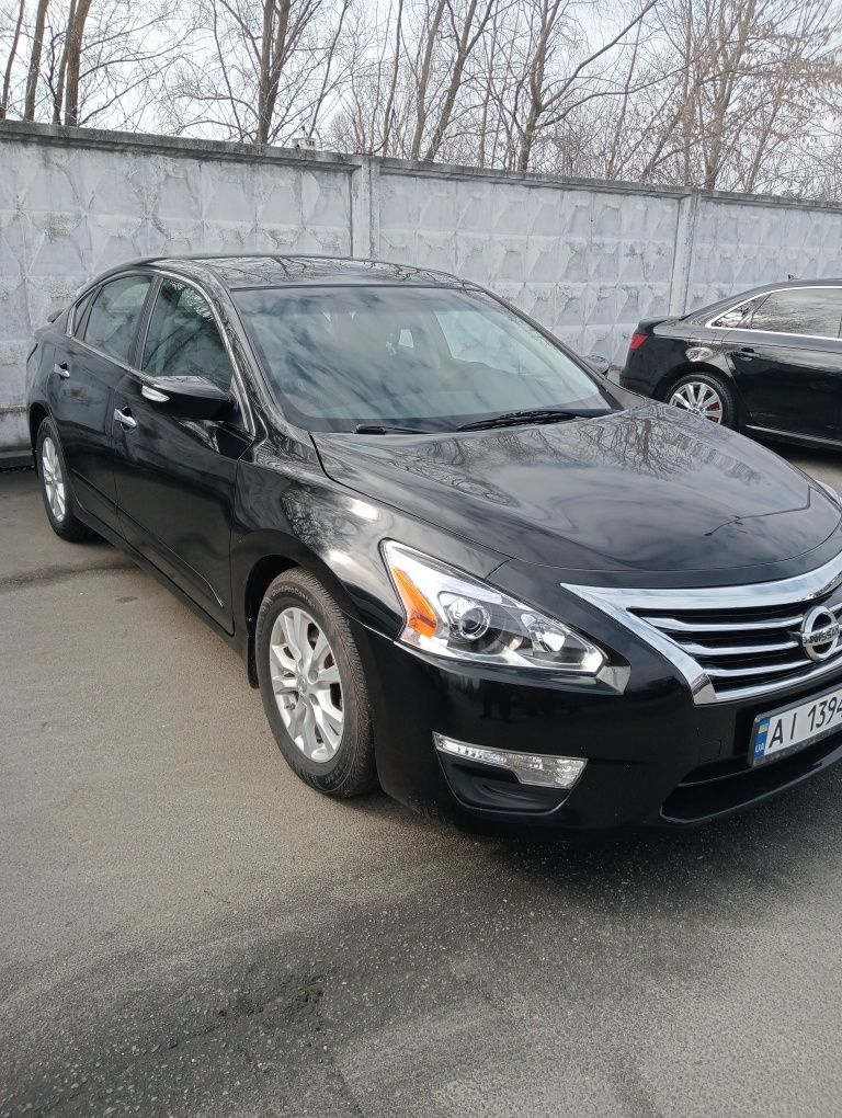 В продажі надійне авто Nissan Altima