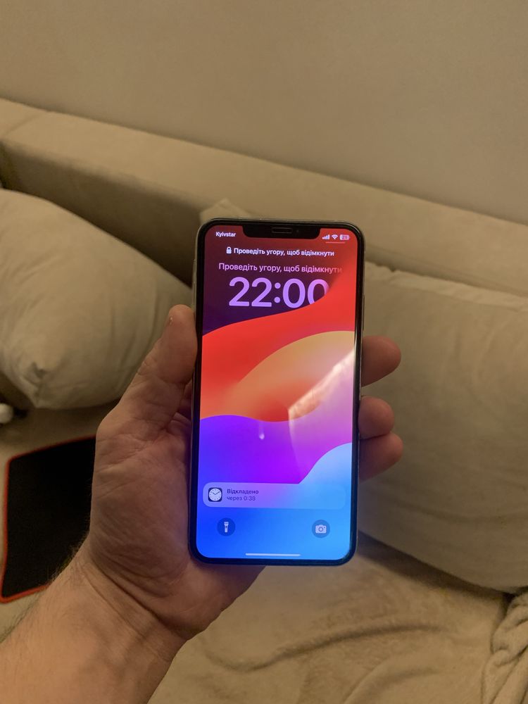 iPhone xs max на 256gb, користувалась дівчина!