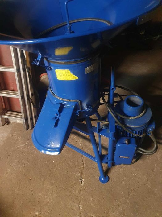 śrutownik bąk sprzedam