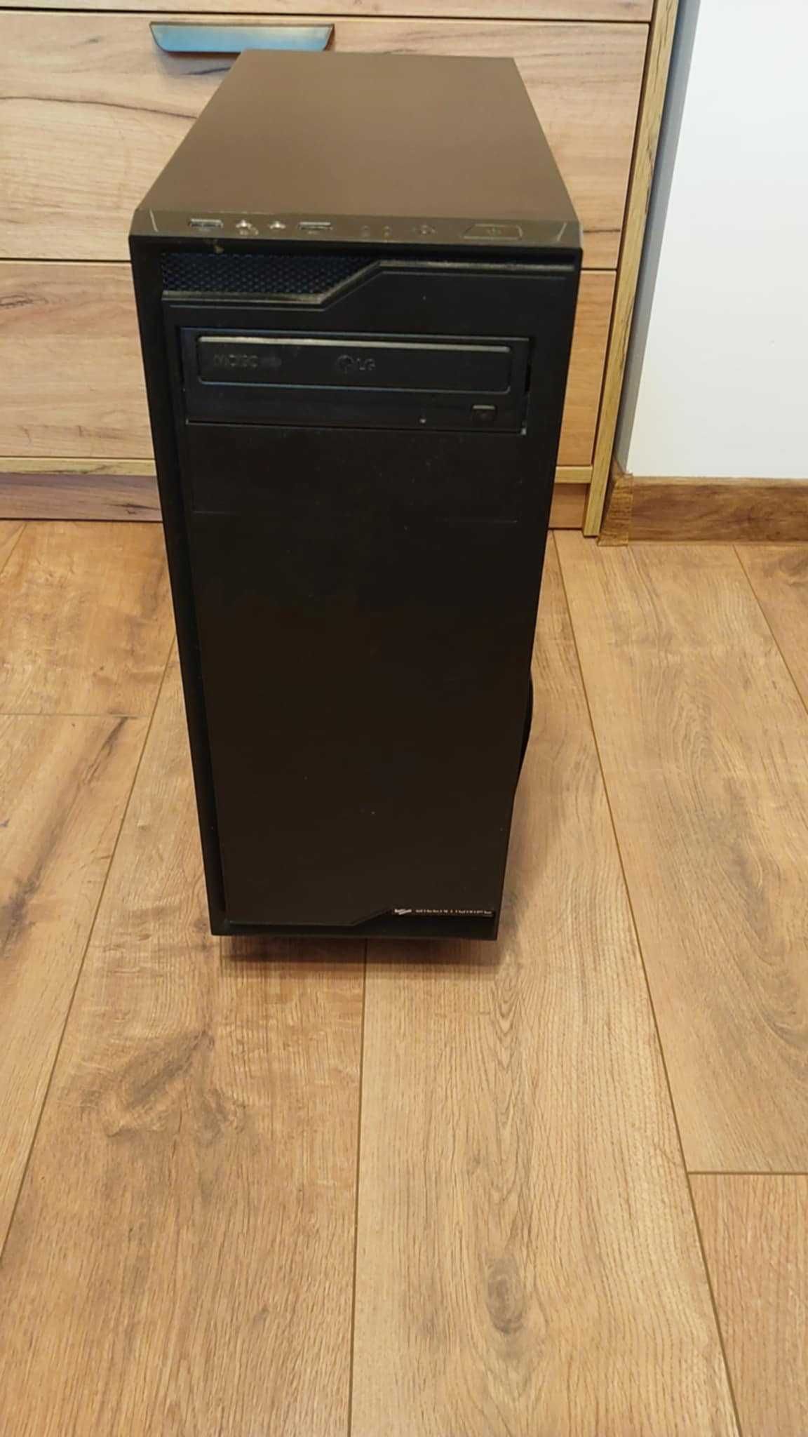 Komputer i7 / GTX 960 / 16GB RAM / SSD / Windows 10