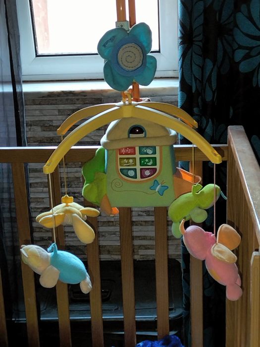 Brinquedo cama bebé
