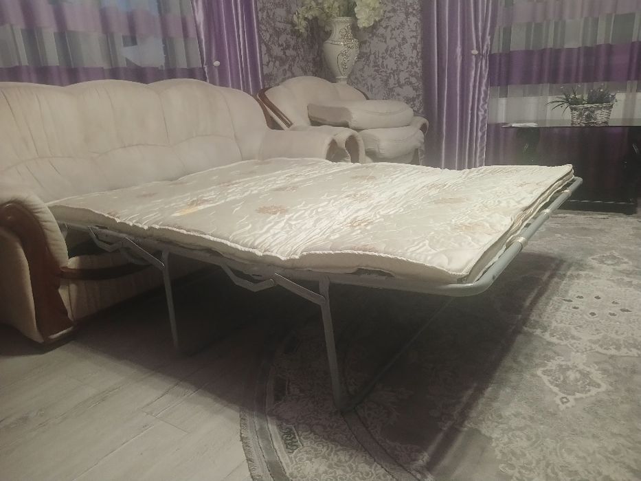 Диван з кріслами