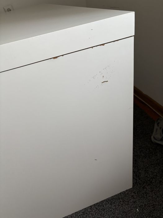 Biurko Ikea Malm z wysuwanym panelem