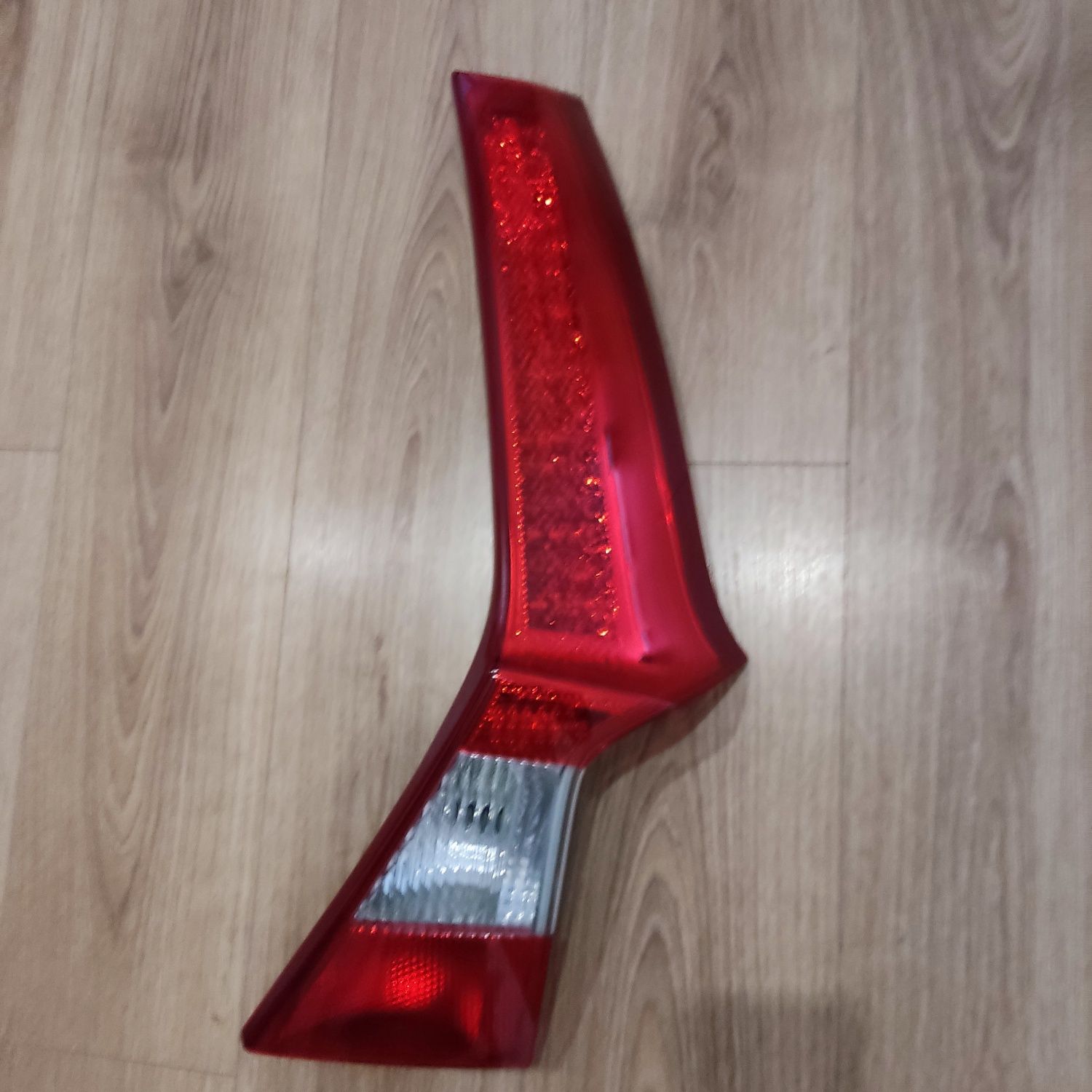 Lampa Volvo V70 III 2008 kompletna