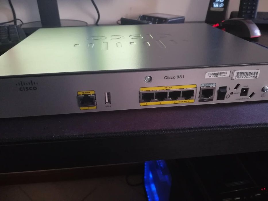 Router / switch cisco c881-k9 V02 como novo