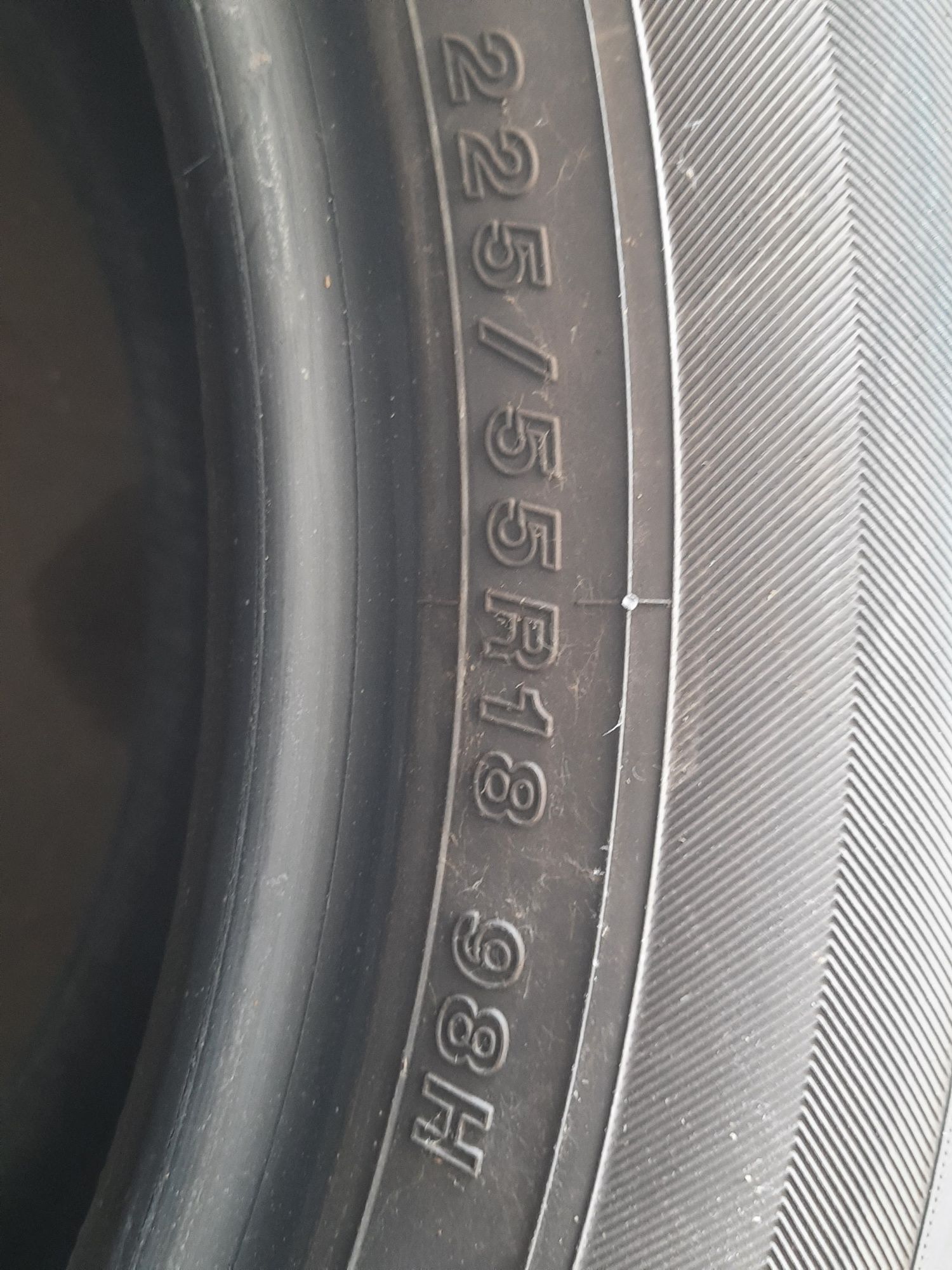 Opony 225/55R18 98H Yokohama BluEarth E70 E70BZ