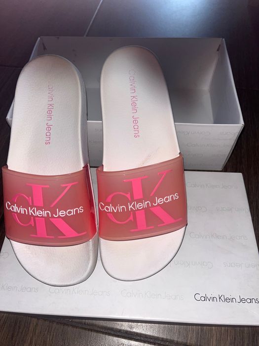 Оригінальні Шльопанці Calvin Klein 38