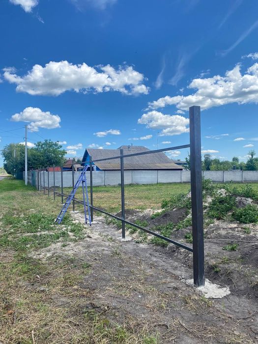 25 соток для будівництва. Вокзал, школа, новий забор