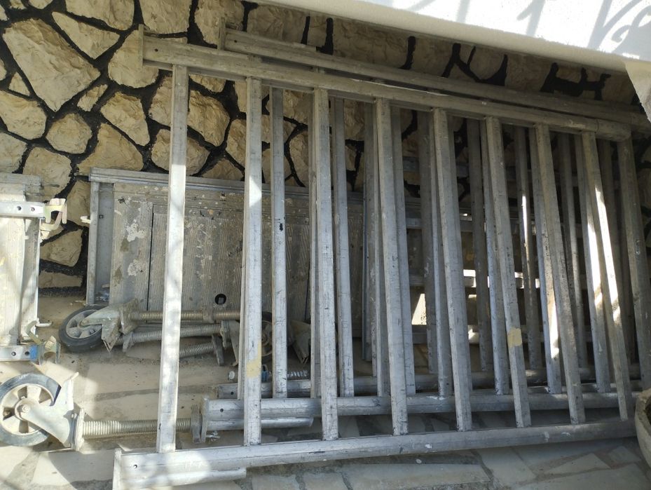 Andaimes em Alumínio e Ferro