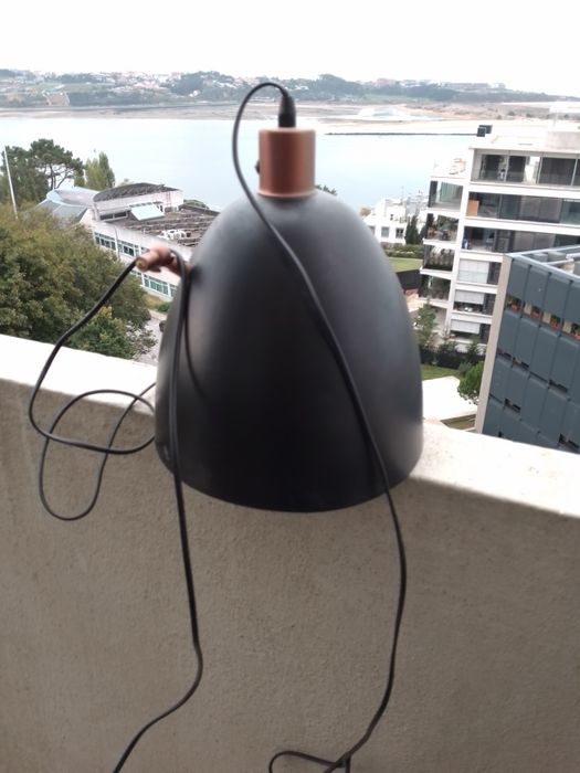 Enquanto não chega manha,ilumina-o!Candeiro A.Deco150E-AbJur10EDesde2E