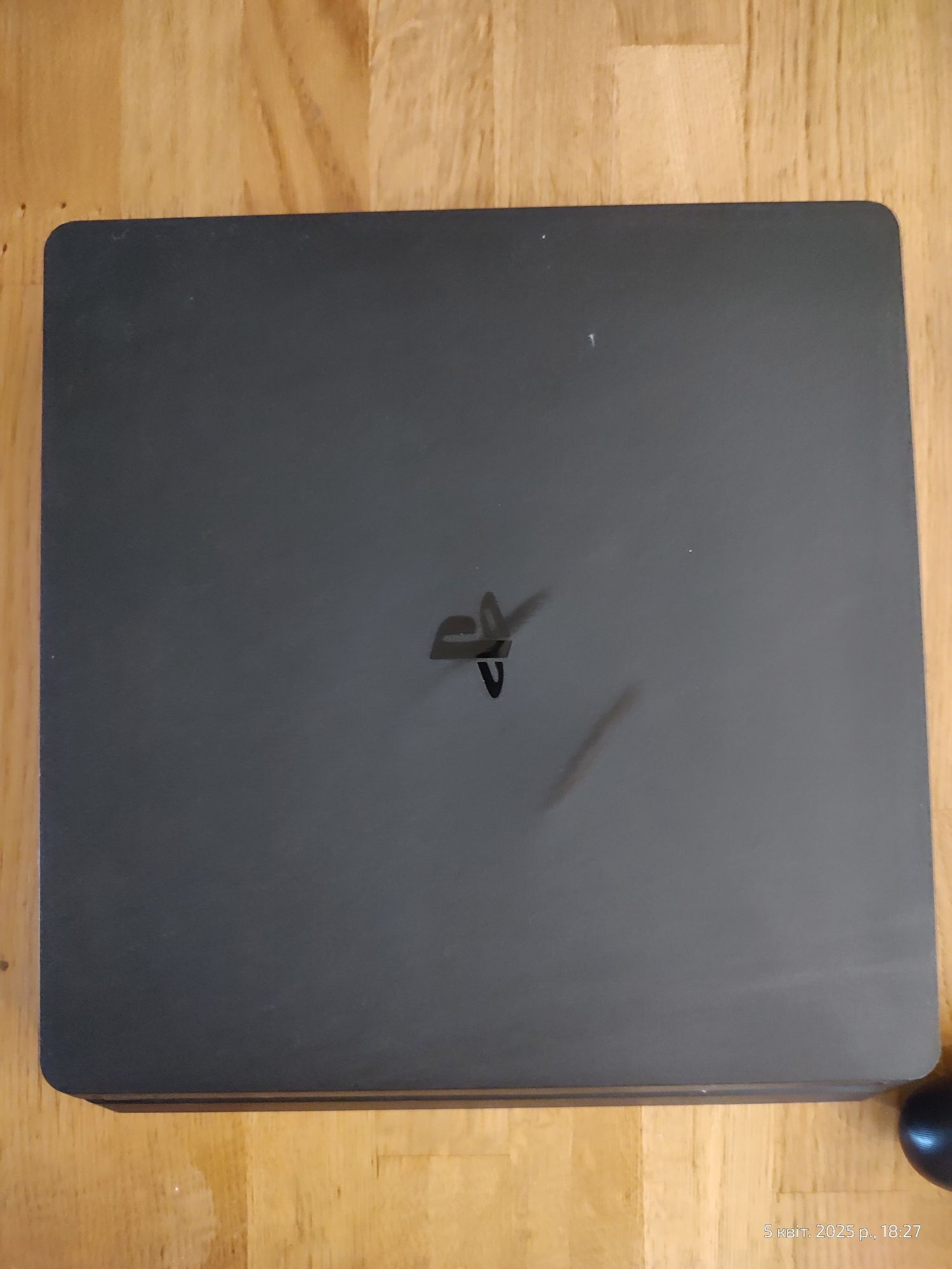 Sprzedam PS 4 SLIM 1 TB pamięci