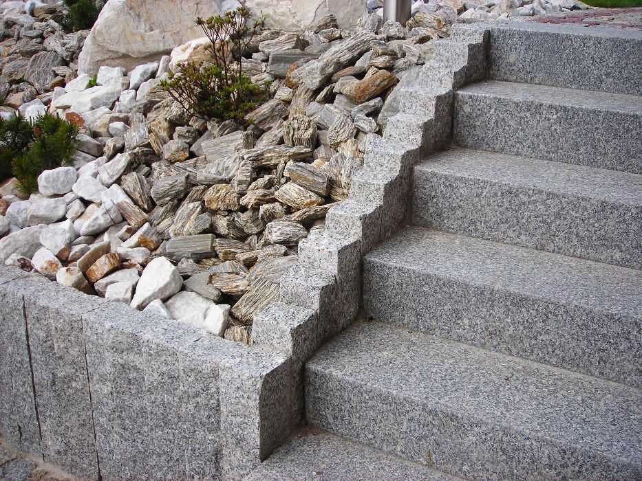 Palisada granitowa kostka brukowa Ziemia Granit cięto-łupany 10x10x30