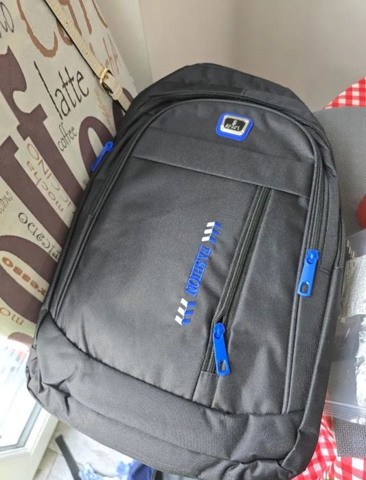 Новый чёрный рюкзак