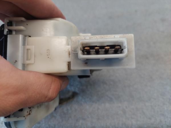 Fechadura / fecho porta frente direito VOLKSWAGEN Polo (6N)