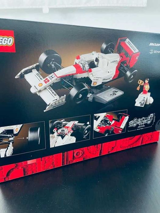 Lego 10330 - McLaren MP4/4 and Ayrton Senna
