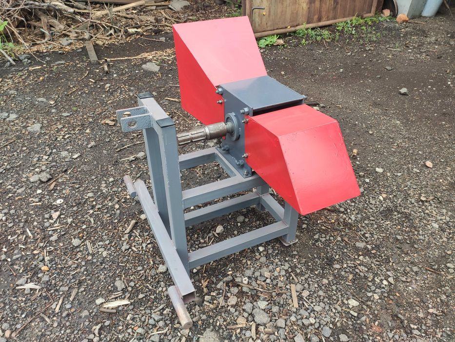 Измельчитель древисины под вал отбора мощности РТ-50