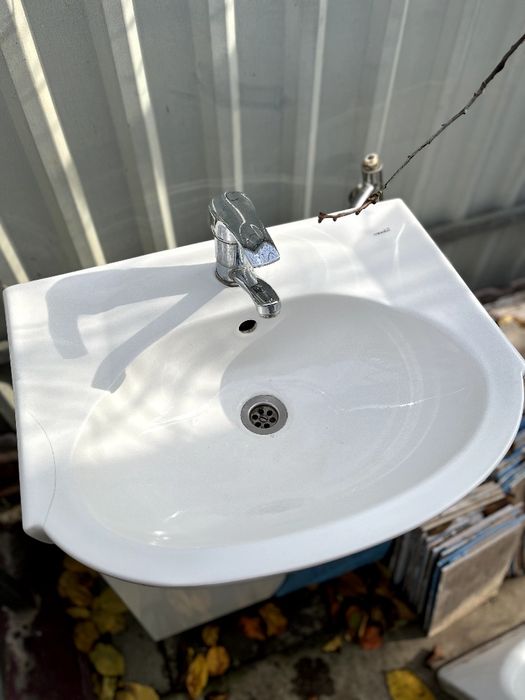 Умивальник у ванну