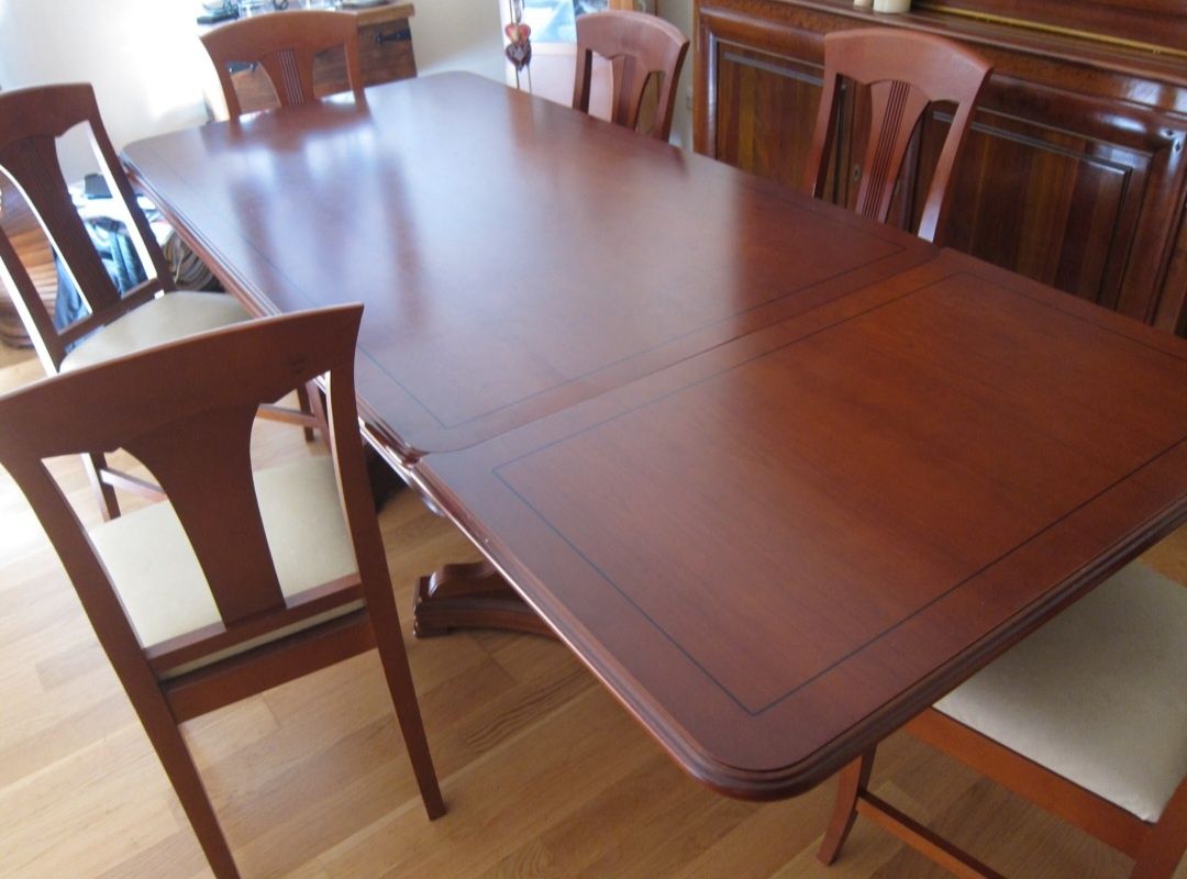 Mesa extensível em Cerejeira com 6 Cadeiras