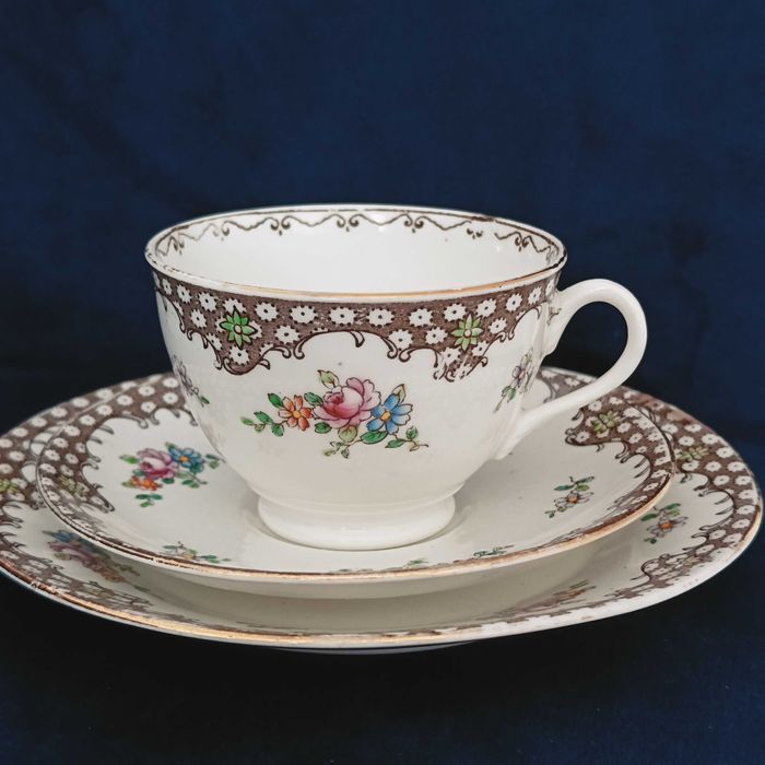 **filiżanka ręcznie nakrapiana srebrem porcelana Tuscan 1907_1920
