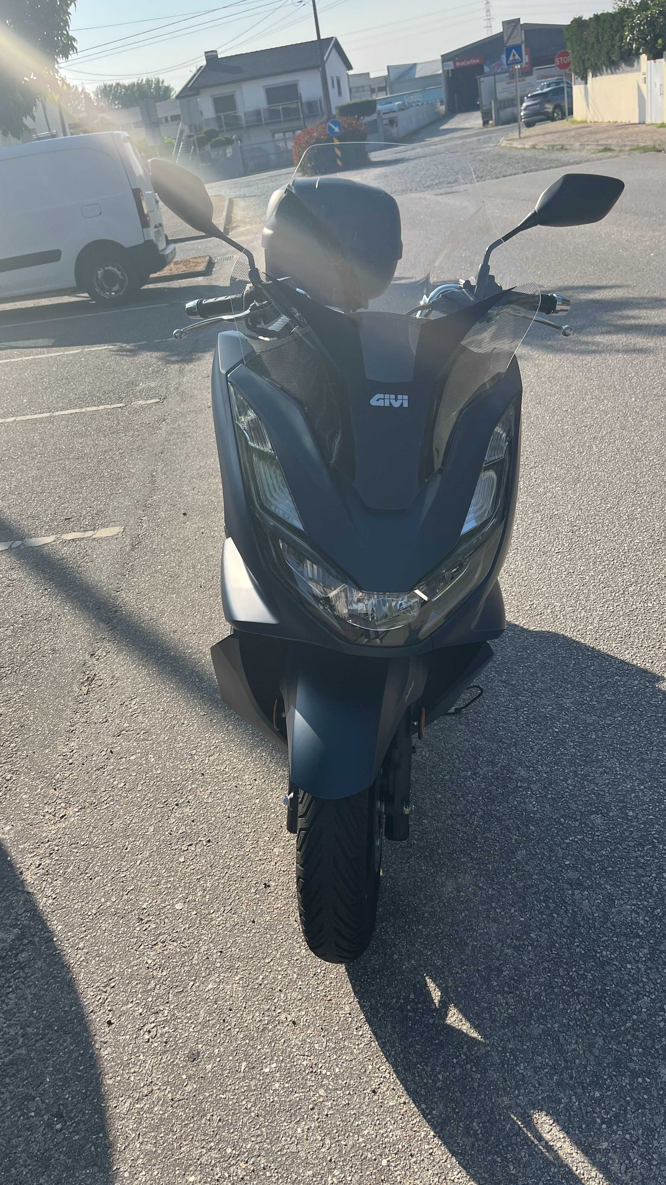 HONDA PCX 2024 azul