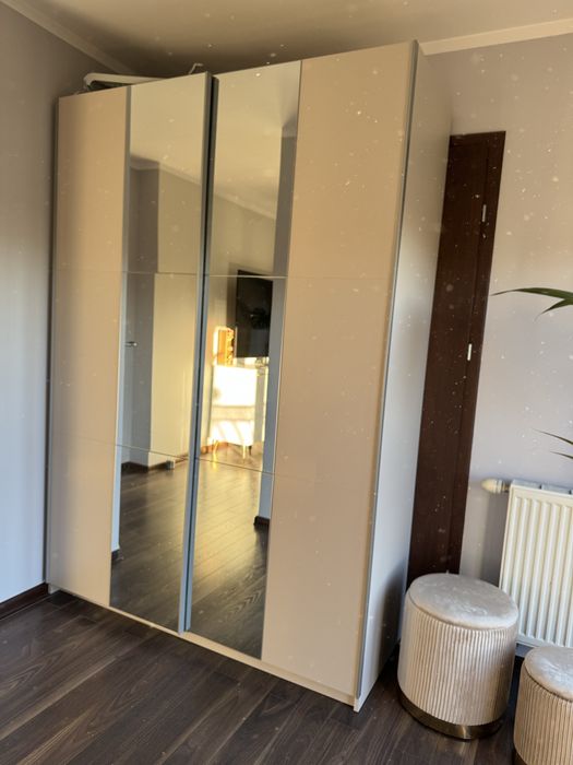 Sprzedam szafę z lustrem 215/150