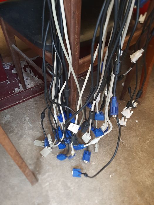 Diversos Cabos VGA e VDI