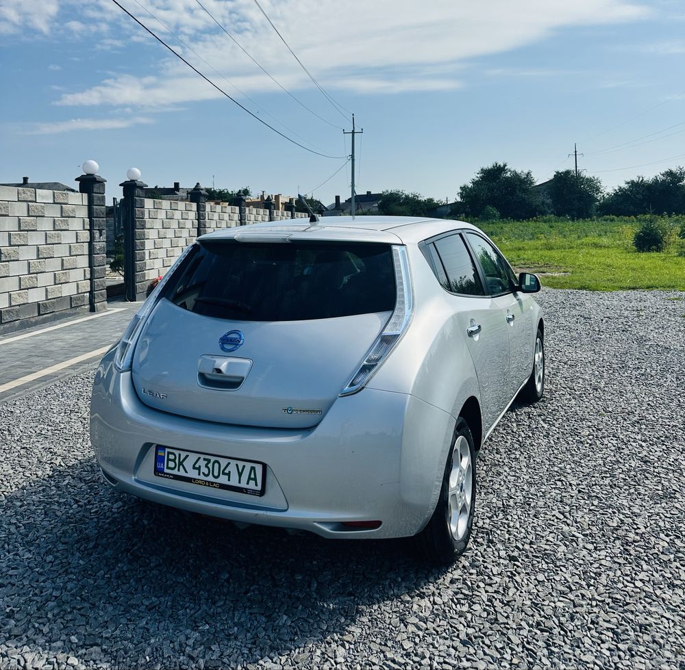 Nisan leaf 2012р