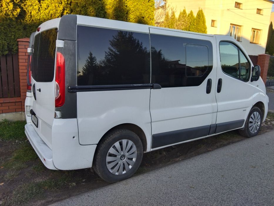 OPELl VIVARO Trafic 2.0  9 osobowy klimatyzacja