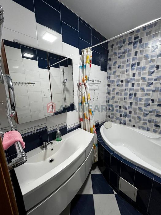 Продам 3 кімнатну кв. в новобудові, автономним опаленням.