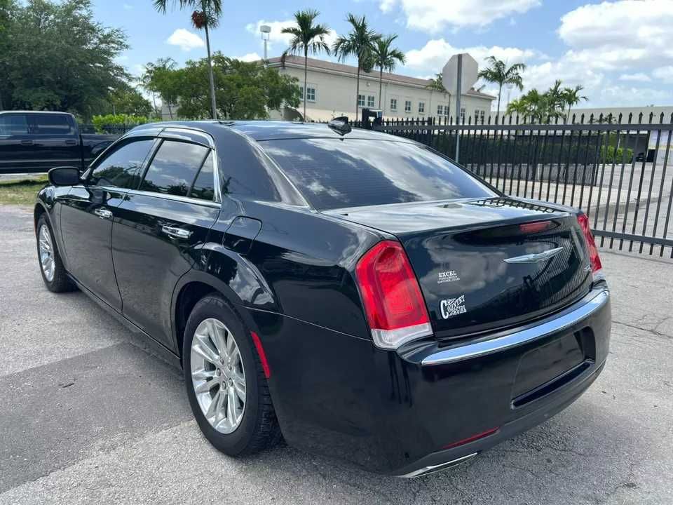 2017 Chrysler 300 Series