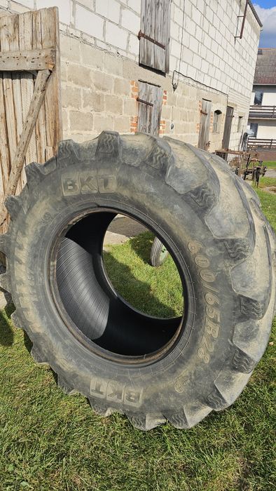 Opona 600/65R28 2szt