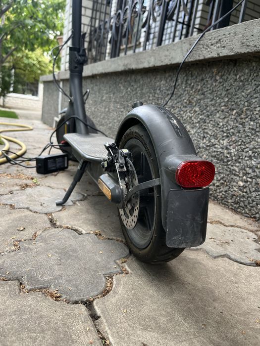Электросамокат Xiaomi Mi Electric scooter 1s Black